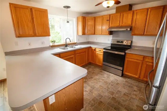 Another view of the spacious kitchen!