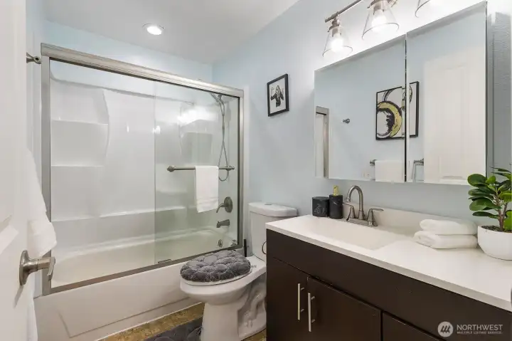 Main bathroom upstairs