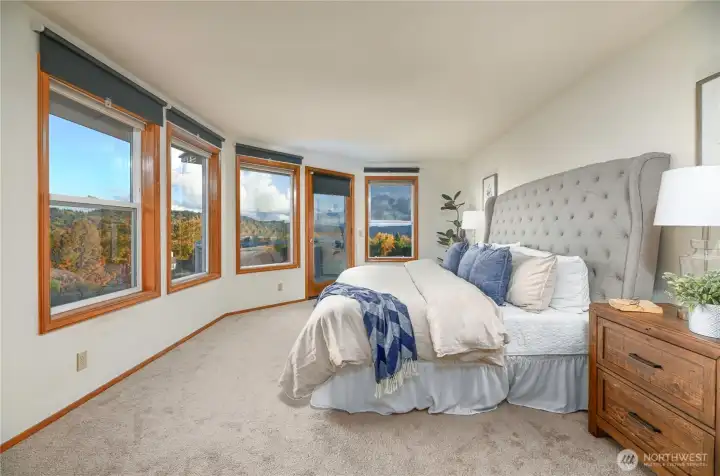 Upper floor primary bedroom