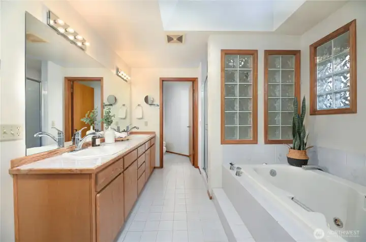 Primary bath with separate shower & tub