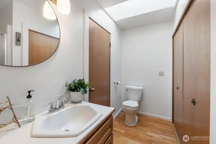 Main Guest Bath/laundry room