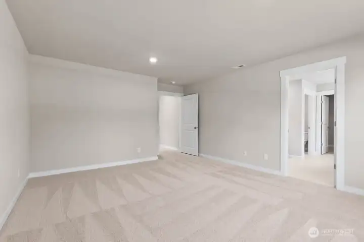 Colors and finishes may vary.