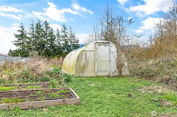 Green house needs some new plastic but is also ready to function for your hobby farm