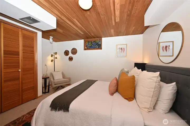 Super cool (non conforming) 4th Bedroom