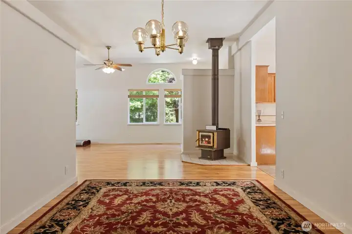 Dining room that leads you from the kitchen towards the bedrooms.