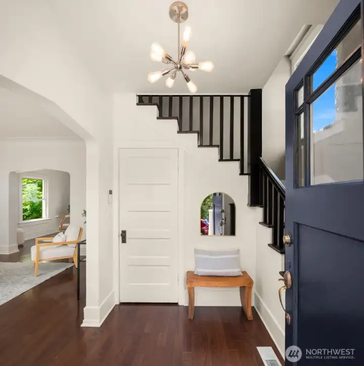 Hooray! A proper entry with coat closet. Hooray! A proper entry with coat closet.