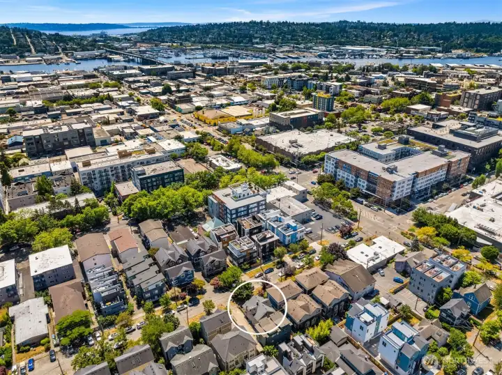 The West Woodland neighborhood gives you easy access to all things Ballard, Fremont and Phinney - three beloved Seattle neighborhoods. The West Woodland neighborhood gives you easy access to all things Ballard, Fremont and Phinney - three beloved Seattle neighborhoods.