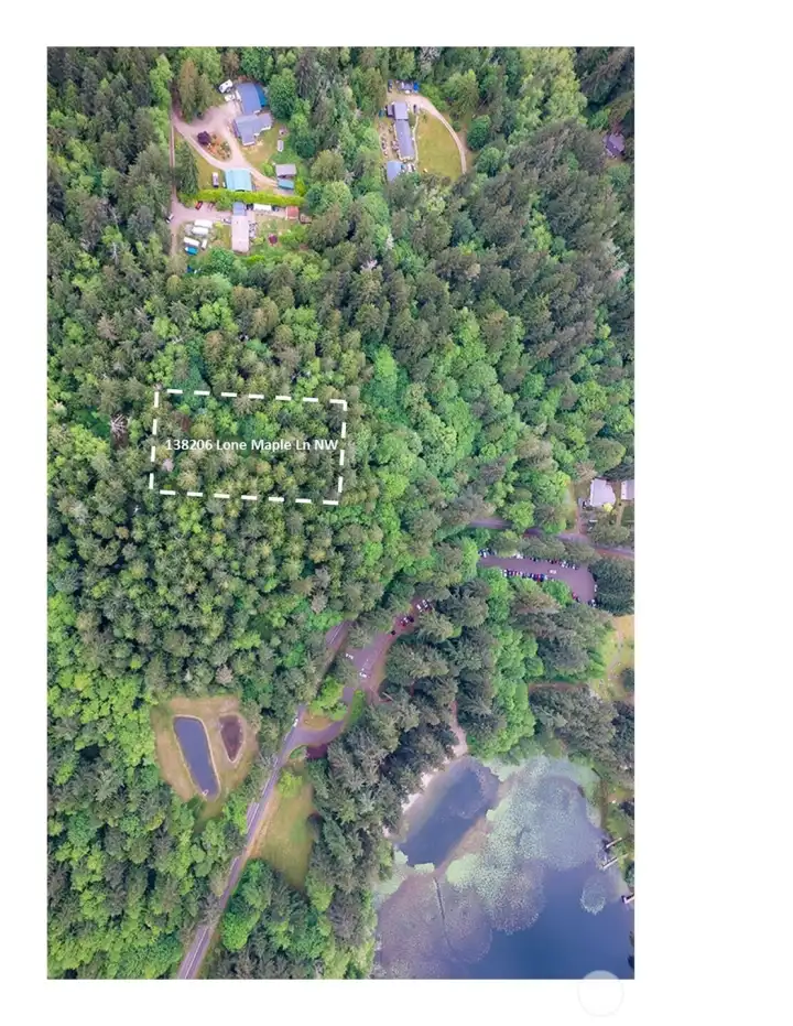 Aerial view showing approx property lines Aerial view showing approx property lines
