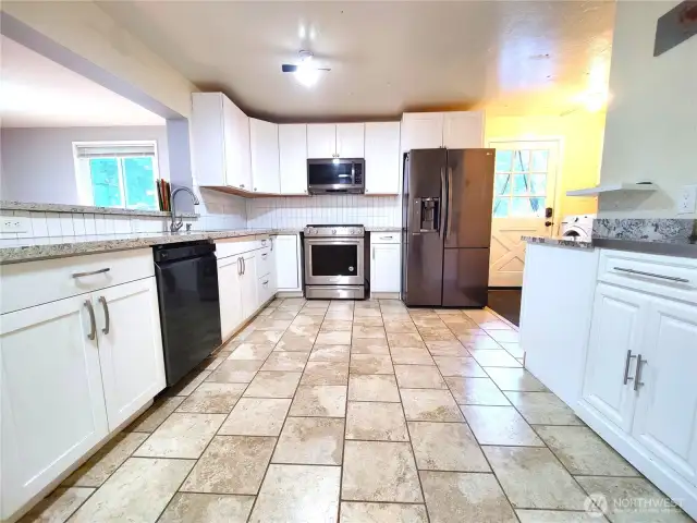 Spacious kitchen