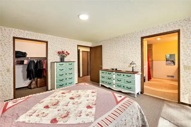 Primary with walk in closet