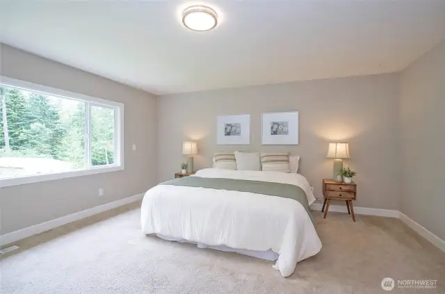 Main Suite Large Bedroom