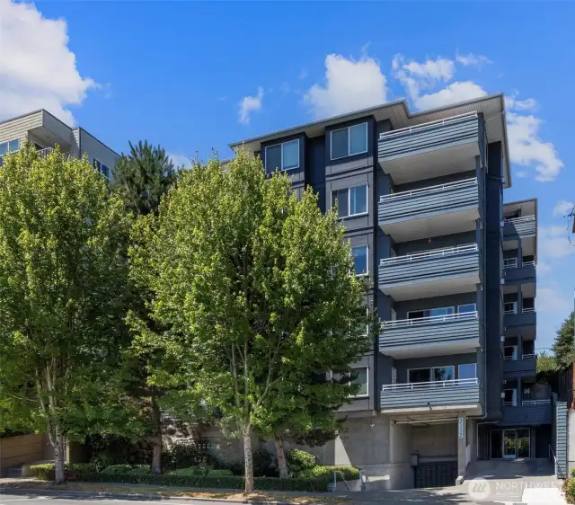 Welcome to Avalon Place! An 18-unit boutique community just blocks from the West Seattle Junction. Walking distance to TJ's, Whole Foods, and more!