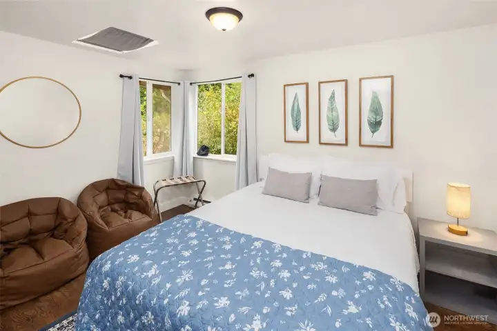The Cabin bedroom 1