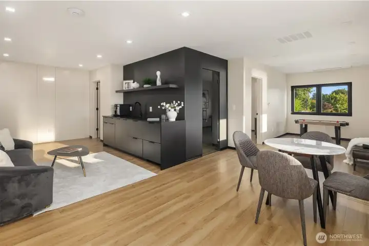 Entertainment ready – Open concept layout with space for lounging, dining, and more.