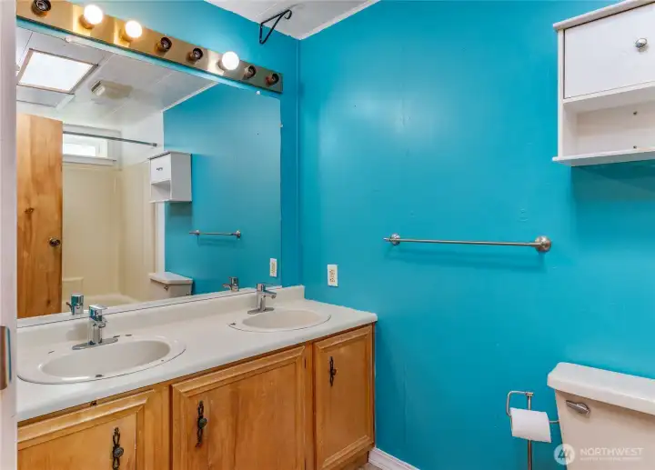 Primary full bath.