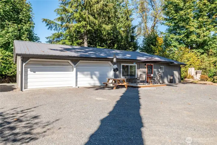 Garage / Shop