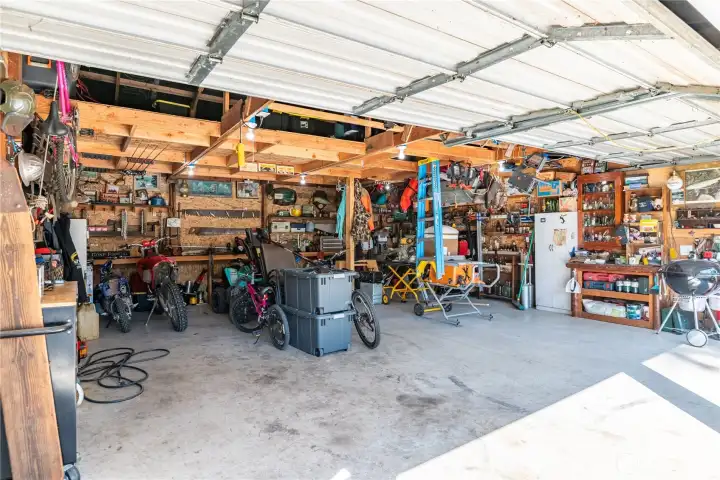 598 SF Garage/Shop