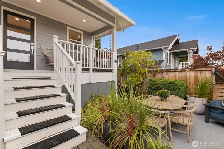 gorgeous entry with covered front porch