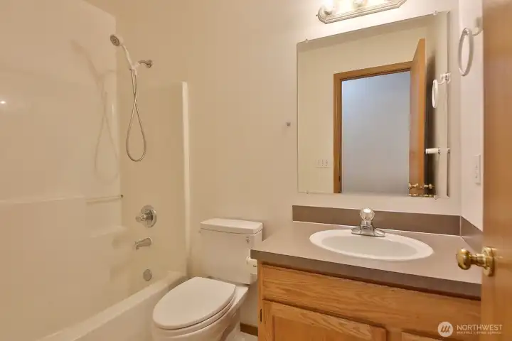 Full bath - upper level