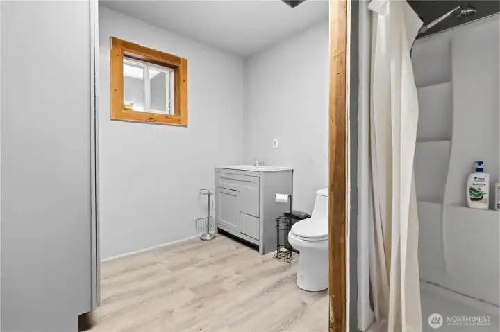 Unit 1- upstairs bathroom