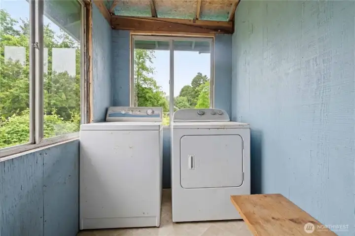 Unit 2- entrance/ laundry room