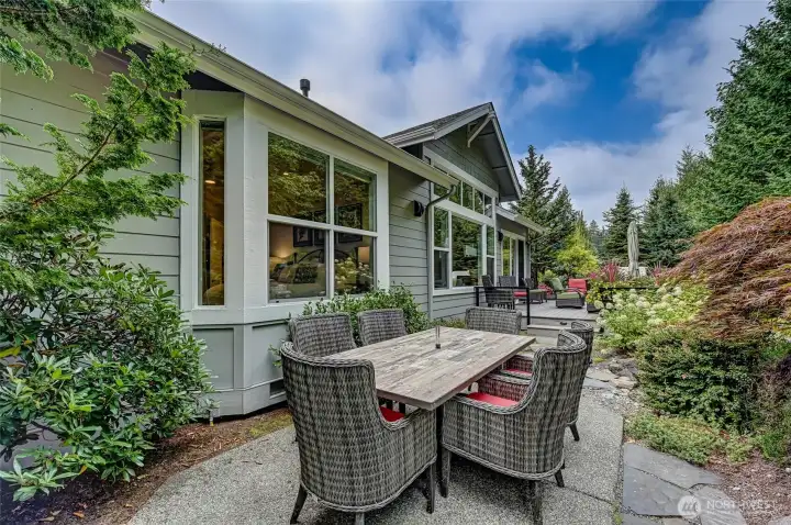 The backyard is extremely private!