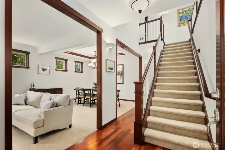 Grand entery level entrance