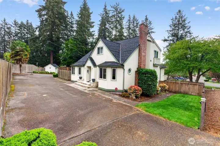 Long pull through driveway