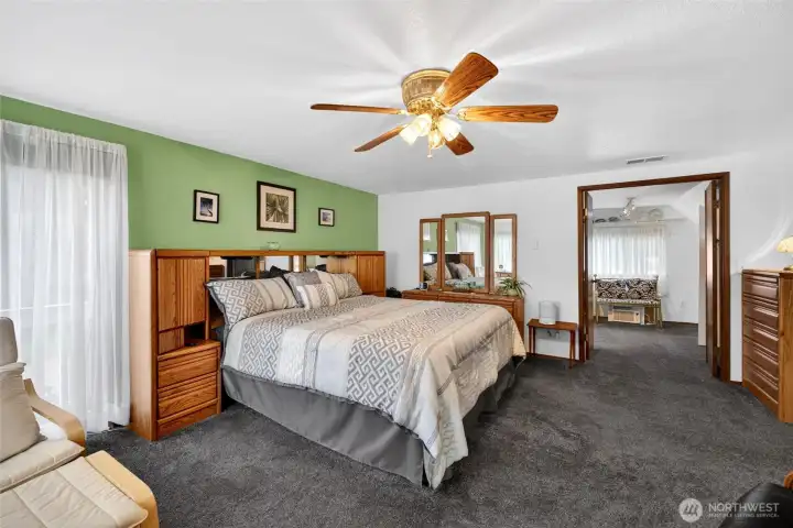 Massive primary suite with walk in closet