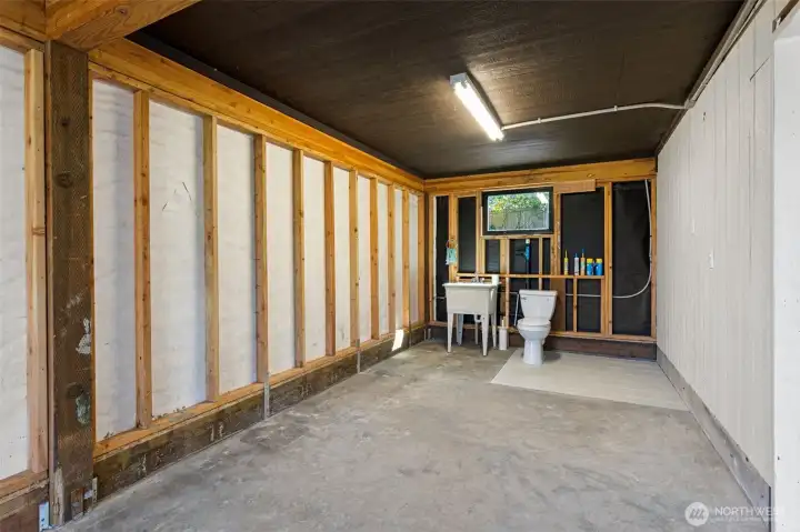 Plumbing in place is potential Office/Studio space!