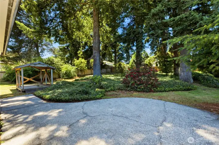 A perfect space for summer barbecues, gardening, play, or simply enjoying the outdoors. A perfect space for summer barbecues, gardening, play, or simply enjoying the outdoors.
