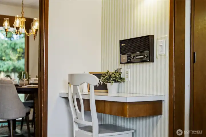 How cool is this retro built-in desk? A practical workspace with timeless mid-century appeal. How cool is this retro built-in desk? A practical workspace with timeless mid-century appeal.