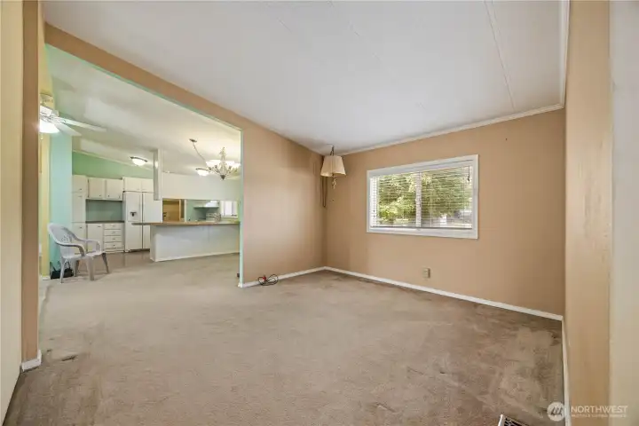 25 Buckingham Alley: Den
