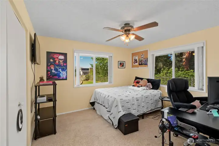 2nd main bedroom