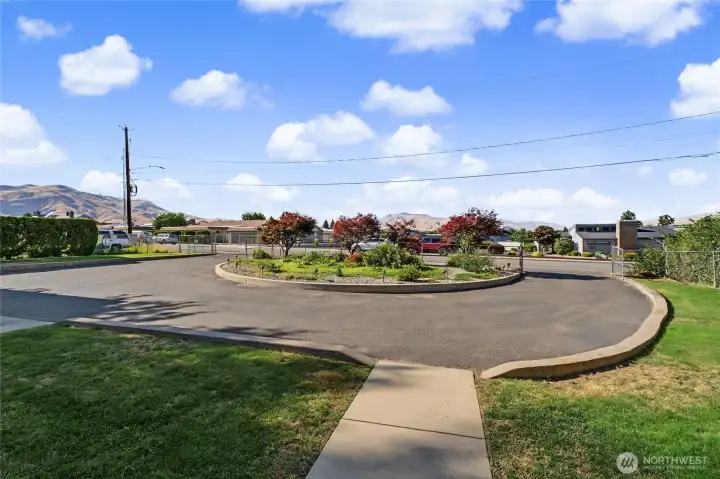 Circular driveway