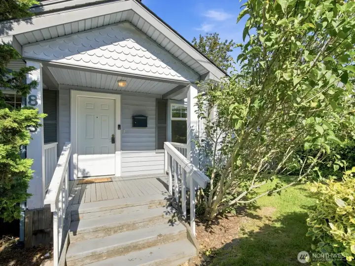 Located just minutes from the hospital and downtown Mount Vernon, this ideally located home awaits some cosmetic updates to make it shine again!