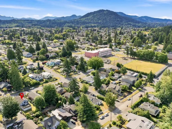 Whether you're looking for your next flip or rental property, opportunities are limitless here. This could be ideal for a mid-term rental for travel nurses too.