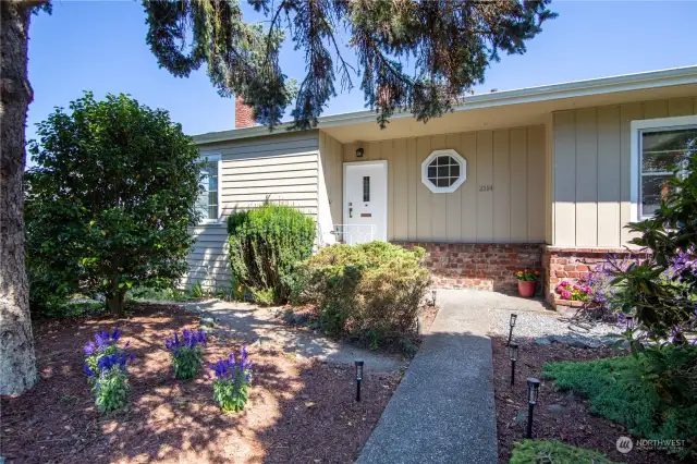 Welcome home to 2114 10th Street in Old Town, Anacortes!