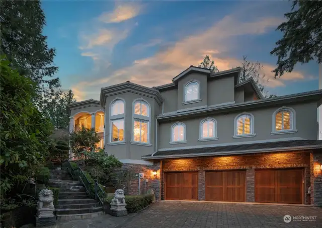 Exceptional custom-built view home