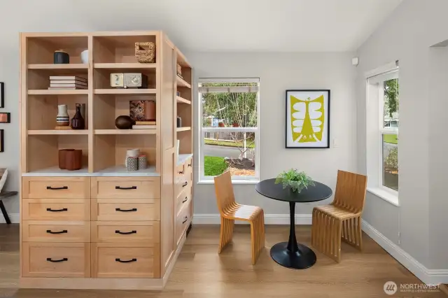 Eating nook or home office? This versatile space is ready to be what you need.