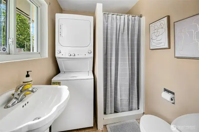 3/4 bathroom with laundry