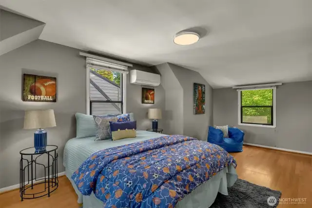 Second upstairs bedroom.