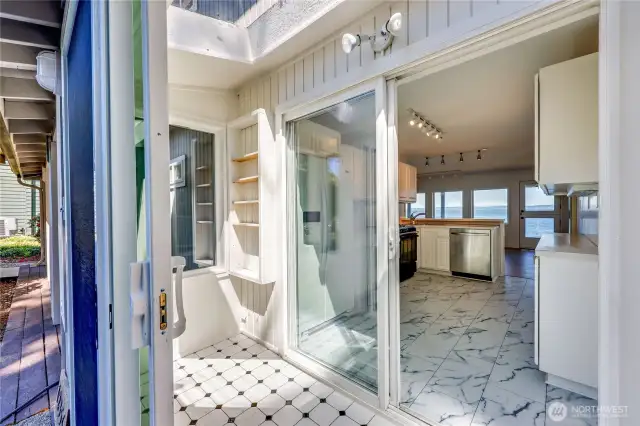 Nice little sunroom off the kitchen