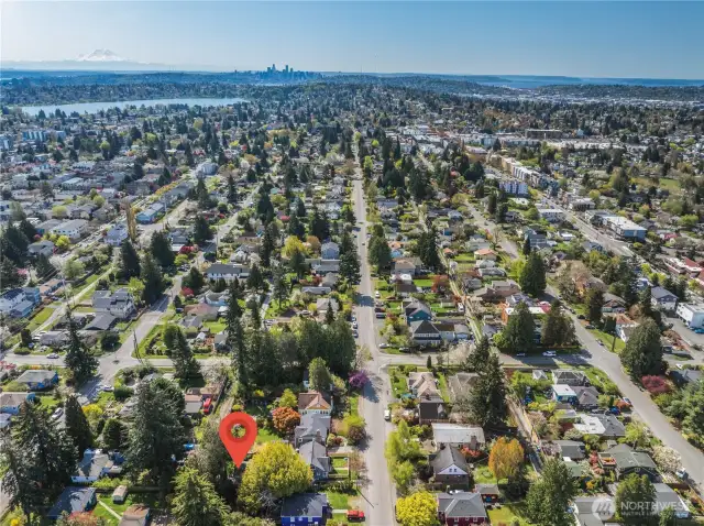 Set in a charming, friendly and fun neighborhood with parks, breweries, dining, a brand-new Trader Joe's, nightlife and more within just a few blocks!