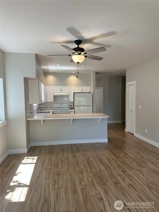 Dining into Kitchen