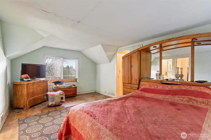 Primary Bed upstairs