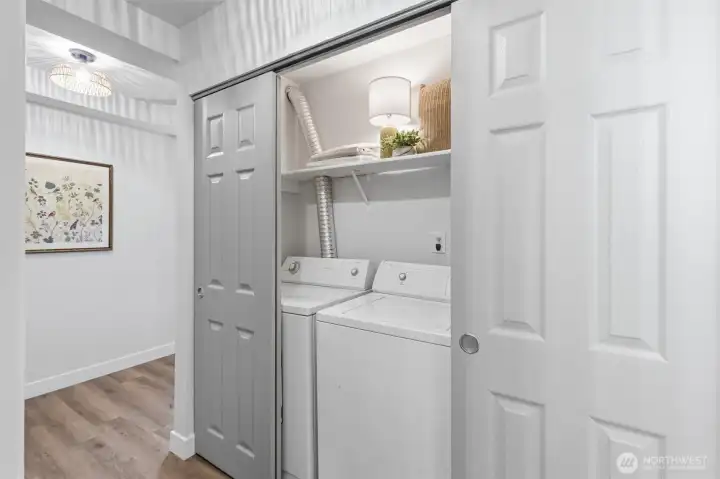 Laundry closet with extra storage space