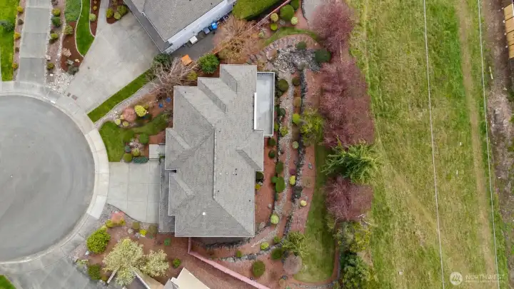 Perfect cul de sac location.  Lot backs up to easement property so no neighbors behind!