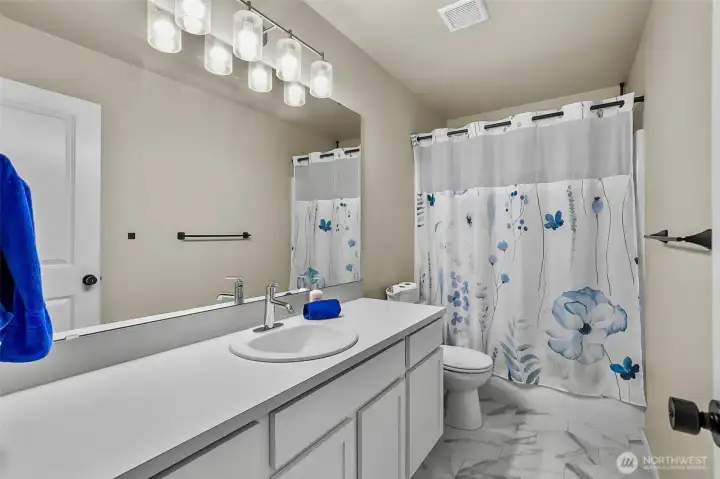 Full bath upper level
