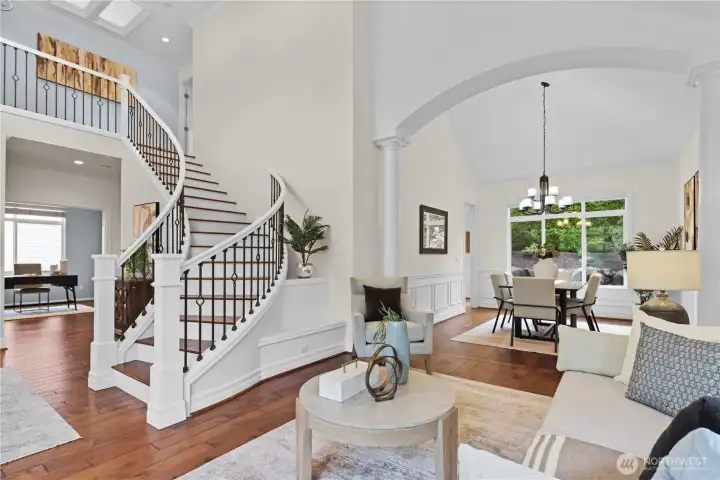 High ceilings in the living and dining room